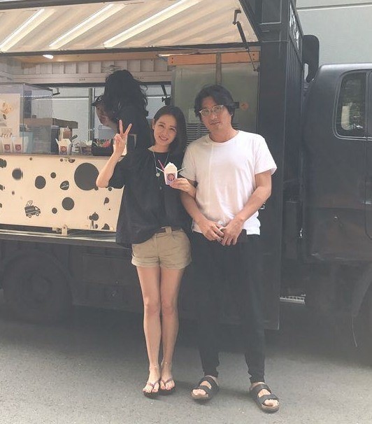 "멀리서 봐도 세젤청" 손예진, 쭉뻗은 각선미 과시