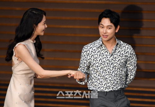 [SS포토]\'왕은 사랑한다\' 윤아, \'시완 오빠 왜 이러세요?\'