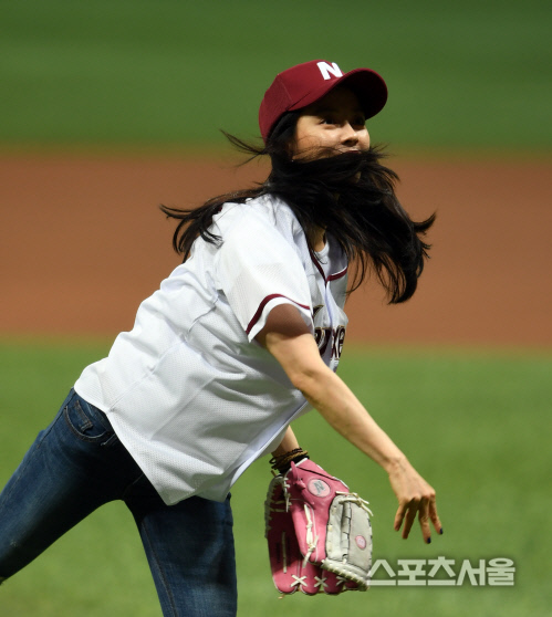 시구 송지효, 마치 턱수염이 휘날리듯[SS포토]