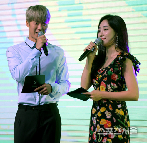 [SS포토] 최희-공명, 서프라이즈U를 위해 인사드립니다~!