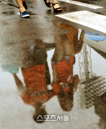 [SS포토] 장마에 울고 웃는 프로야구, 2일 대전 한화-두산전은 우천