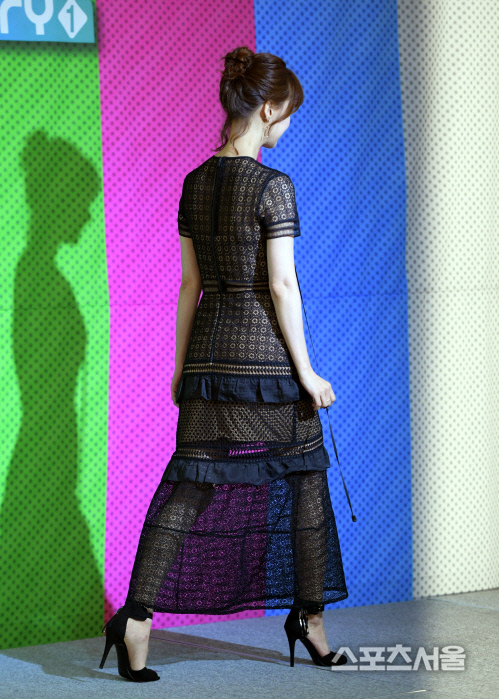 [SS포토] '비디오 스타' 박소현, 시스루 드레스 입고 성큼성큼~!