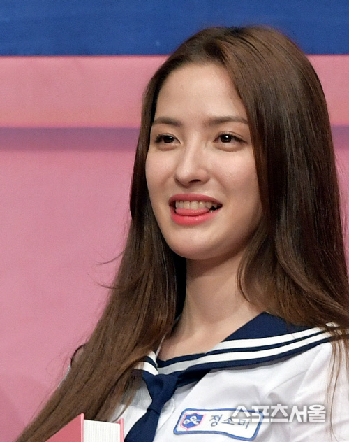 [SS포토] \'아이돌 학교\' 정소미, 혀를 살짝 깨무는 미소~!