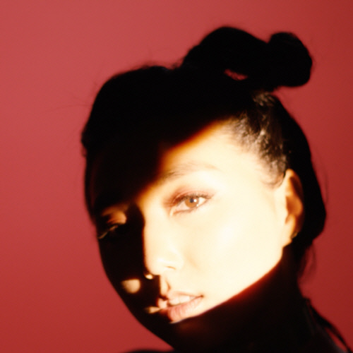 유튜브 스타 클라라C 정재연, 새 싱글 '로즈레드' 발매