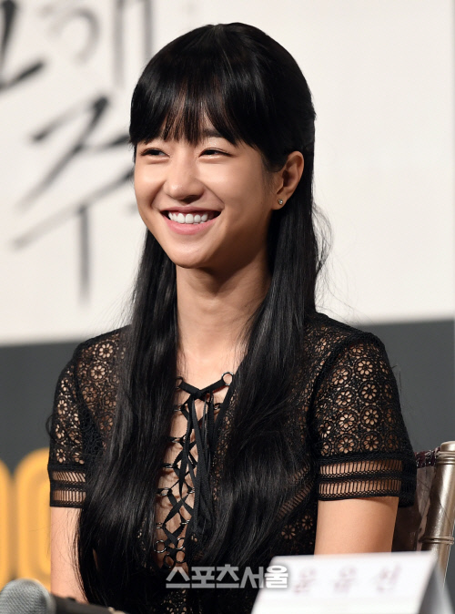 [SS포토]'구해줘' 서예지, 밝은 미소와 함께 드러나는 섹시함