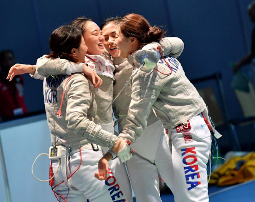 펜싱 국가대표 김지연 남현희 대통령배 단체전 나란히 우승