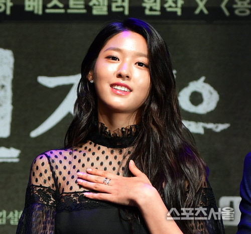 [SS포토] 배우 설현 '떨려요'