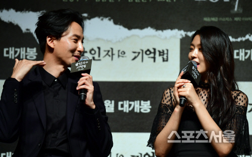 [SS포토] 김남길-설현 '나이 차이 못 느꼈어요'