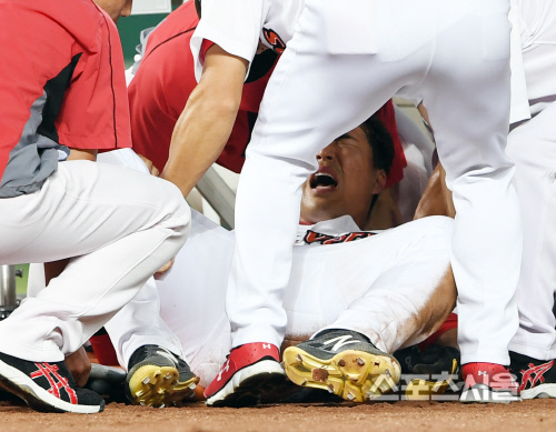 좌측 발목 내측 인대파열 한동민, 참을수 없는 고통