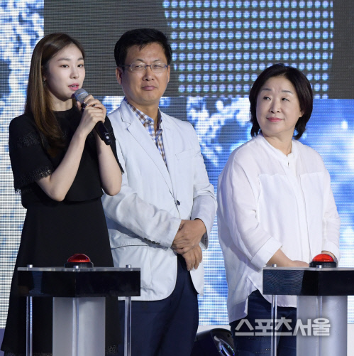 [SS포토] '피겨퀸' 김연아, 심상정 의원의 따뜻한 시선을 받으며~