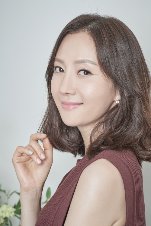 [SS인터뷰②]염정아 "'도청' 김우빈 기다리는건 당연, 하정우와 작품기회 있으면"