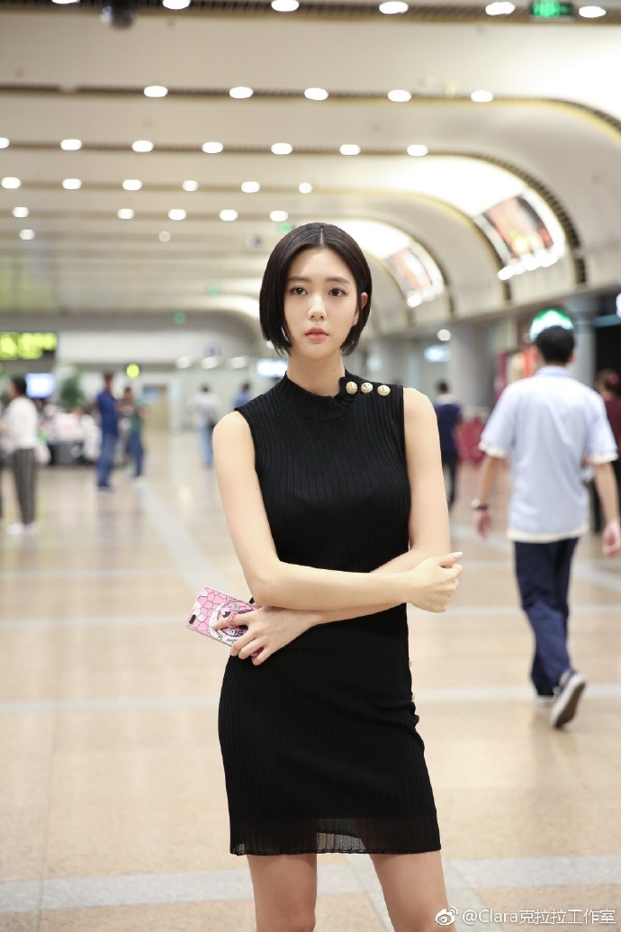 "패완얼의 정석" 클라라, 원피스만 입어도 넘사벽 몸매