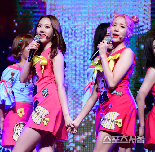 [SS포토] 모모랜드 나윤-주이,