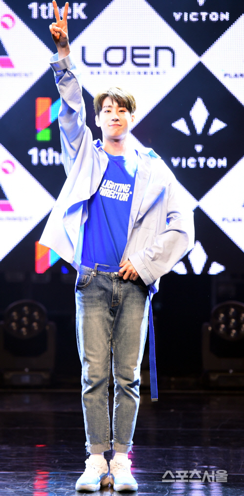 [SS포토] \'빅톤\' 승우, 리더의 발랄한 포즈