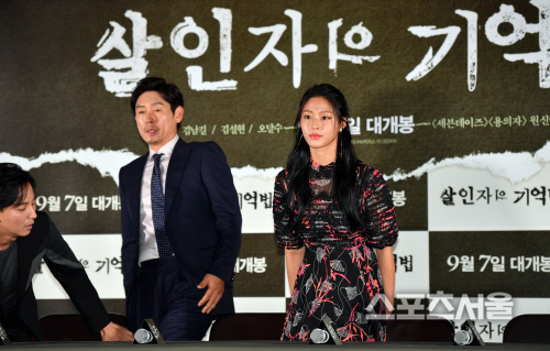 '살인자의 기억법' 입장하는 설현, 설경구, 김남길[SS포토]