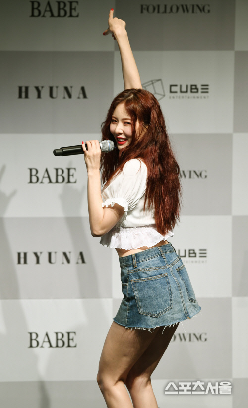 [SS포토] 현아의 \'베베\', 이게 바로... 포인트 안무~!