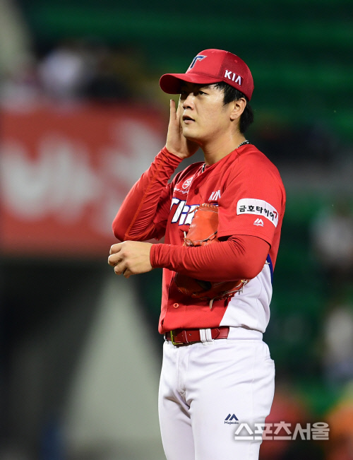 [SS포토] 심동섭, 2실점 후 2회 조기강판!