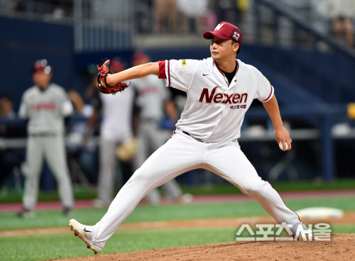11회초 LG중심타선 무력화 시킨 오주원[SS포토]
