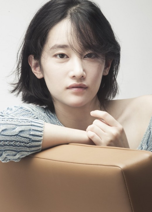 신예 전종서, '제 2의 문소리'로 거듭날 수 있을까