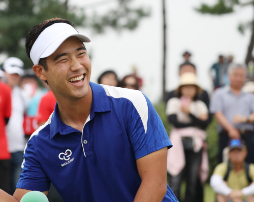 장이근 우승 미소