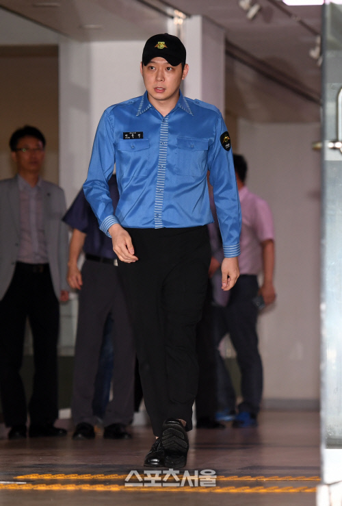 박유천 측 "황하나와 결혼 연기 맞아…구체적 날짜 미정" (공식)