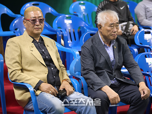 영화배우 유퉁, "여자씨름 보러 왔습니다"