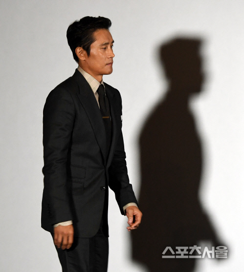 [SS포토] 이병헌, 신사의 옆모습~