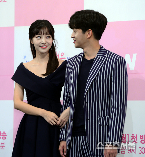 [SS포토] 김가은-김민석, 애정 가득한 눈길?
