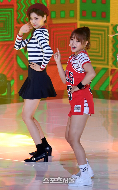 [SS포토]위키미키의 도연과 유정, 서로 다른 매력으로!