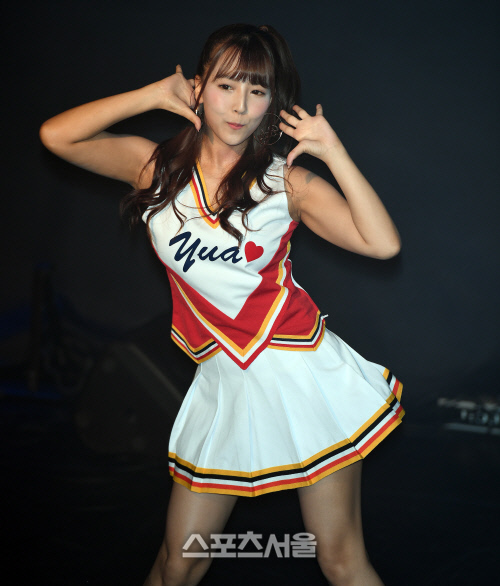 [SS포토]우주소녀의 노레에 맞춰 춤추는 미카미 유아, \'잘추죠~\'