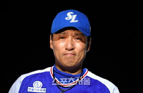 [SS포토]은퇴 경기 마친 이승엽의 눈물