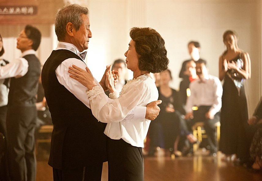 한지민 "'장수상회', 가슴 따뜻한 영화" 과거 발언 눈길