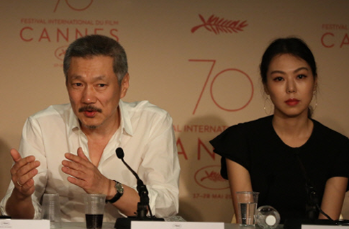 [SS이슈] 김민희-홍상수, 국내·외 180도 다른 행보…이유는?