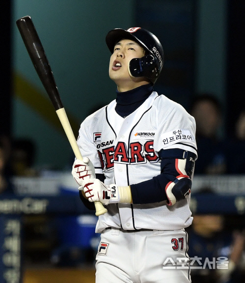 [SS포토] 두산 박건우, 검투사 헬멧까지 준비했는데...