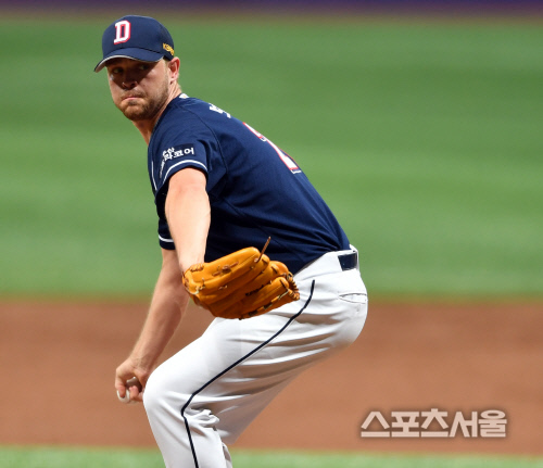 무실점 역투 이어가는 보우덴, 타점이 굉장하지![SS포토]