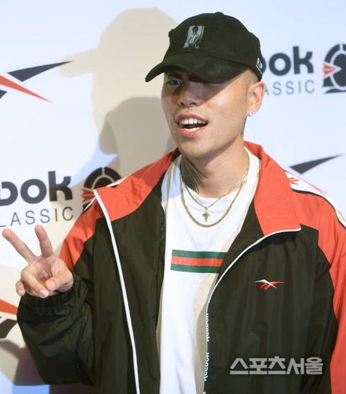 [SS포토] 래퍼 레디, 불금엔 시크하게~