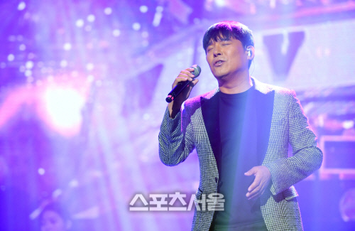[SS포토]'그 사람을 아나요' 열창하는 임창정