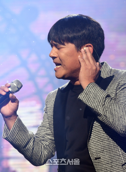 [SS포토]'그 사람을 아나요' 발표하는 임창정