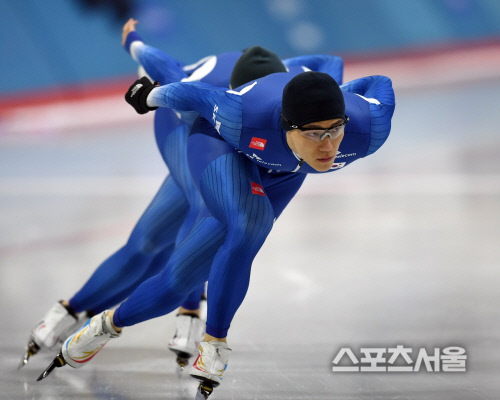 [SS포토] 모태범 '바람을 가르며'