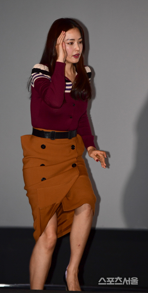 [SS포토] 이하늬 '머리가 자꾸 흘러내려'