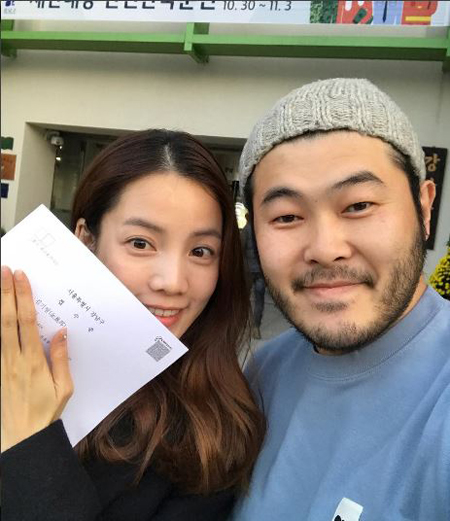 [★SNS] 김기방♥김희경, 혼인신고 인증샷 "정식 부부 인증"