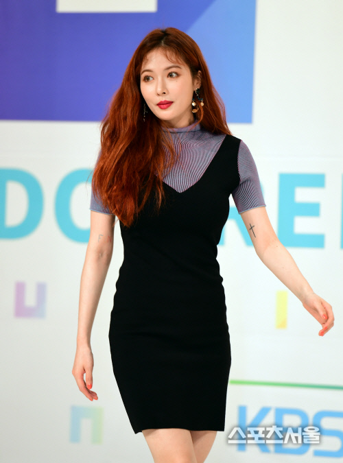 [SS포토] 현아, '더 유닛' 퍼포먼스와 힐링 담당