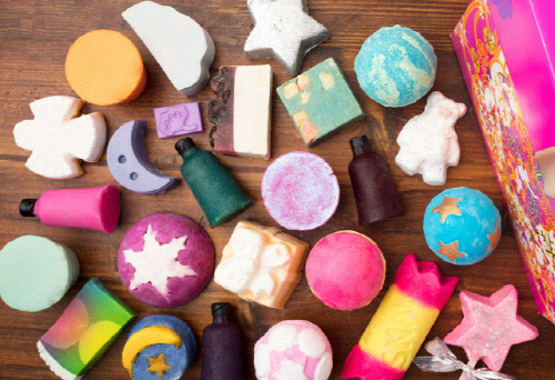 [러쉬-보도자료] 130종이 넘는 2017 윈터 컬렉션 출시 (1)