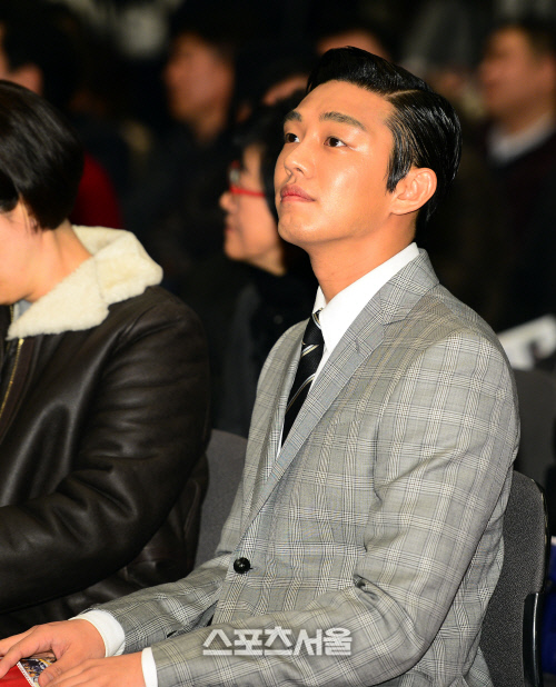 유아인 故김주혁 빈소 조문.."제 의지와 진심이 고인에게 전해지길"