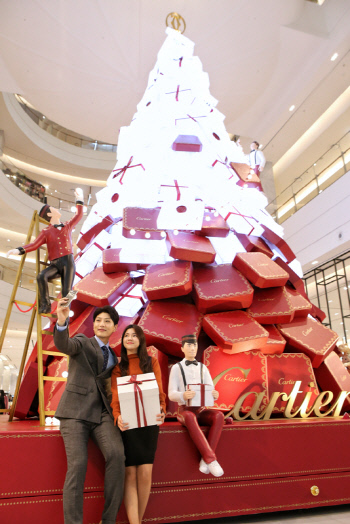 현대百_까르띠에 대형트리(1)