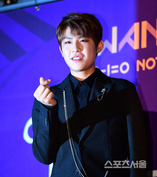 [SS포토] 워너원 박우진, 심쿵 하트 발사