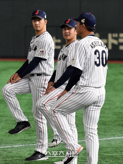 [SS포토]일본대표팀 선발투수 야부타와 마무리 야마사키