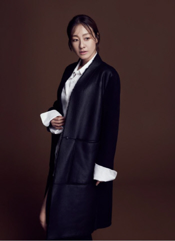 [유통단신] '롱패딩 열풍에…' 현대홈쇼핑, 롱코트도 완판 外