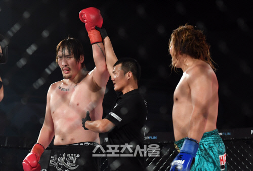 [포토]'엘젤스파이팅05' 판정승 거둔 최홍만