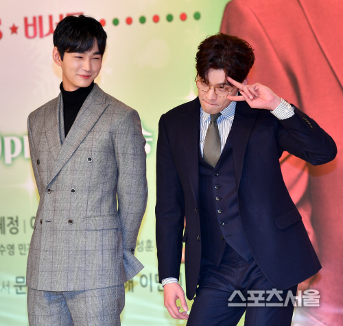 애교부리는 최다니엘 '동생이 보는데~'[포토]